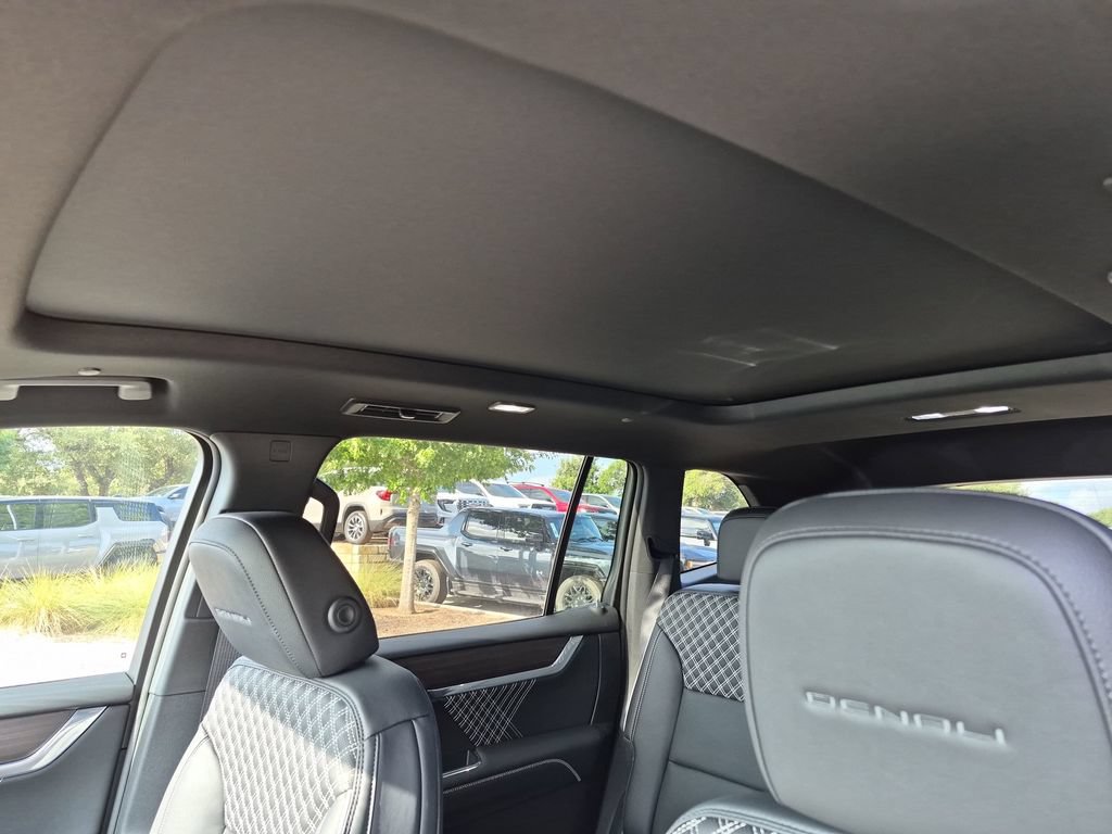 New 2027 GMC Acadia Denali w/ LPO, Floor Liner Package FWD image 30