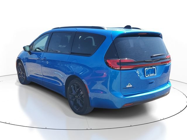 New 2026 Chrysler Pacifica Select w/ S Appearance Package FWD image 3
