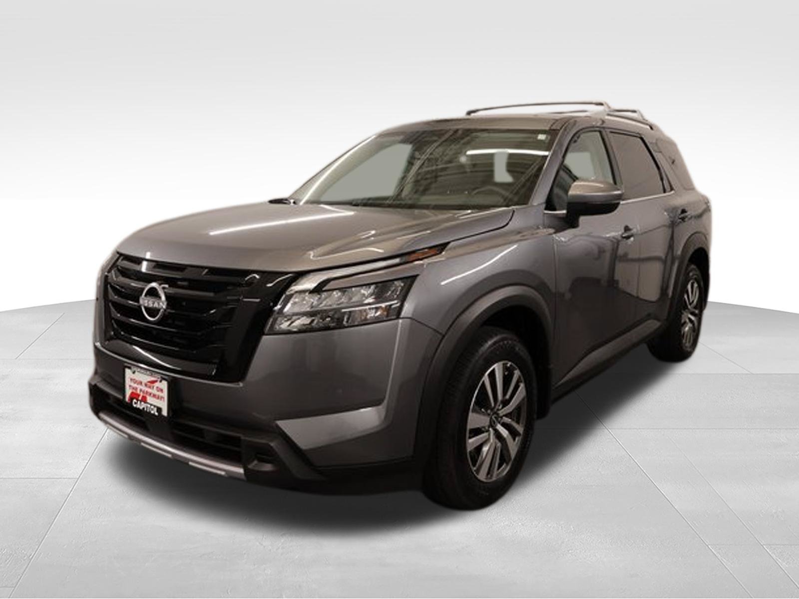 Certified 2025 Nissan Pathfinder SL w/ Black Appearance Package AWD/4WD image 5
