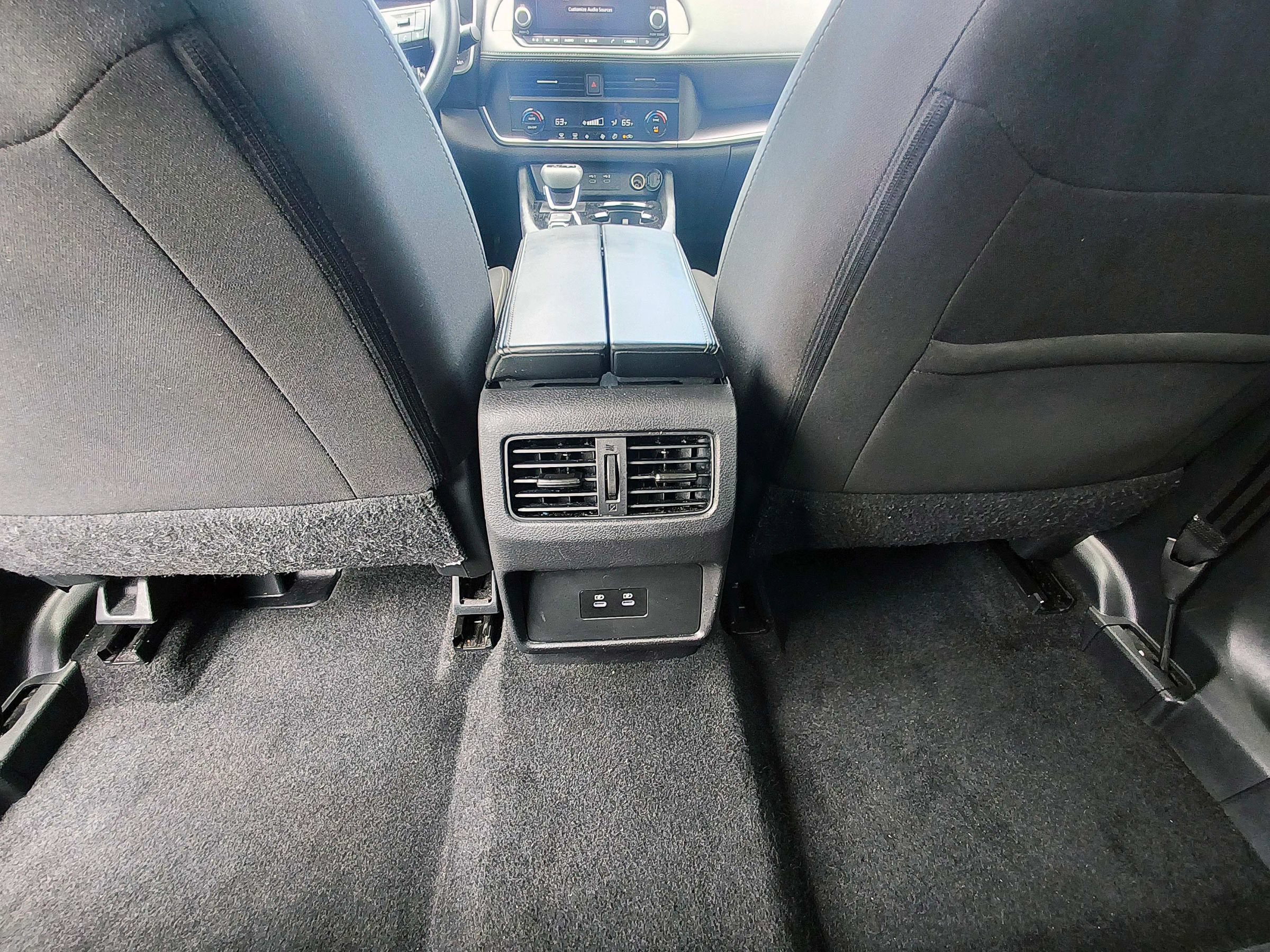 Used 2024 Nissan Rogue SV FWD image 30