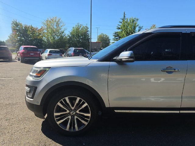 Used 2016 Ford Explorer Platinum AWD/4WD image 29