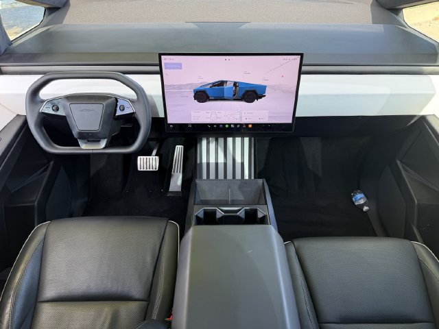 Used 2024 Tesla Cybertruck AWD Crew Cab image 10