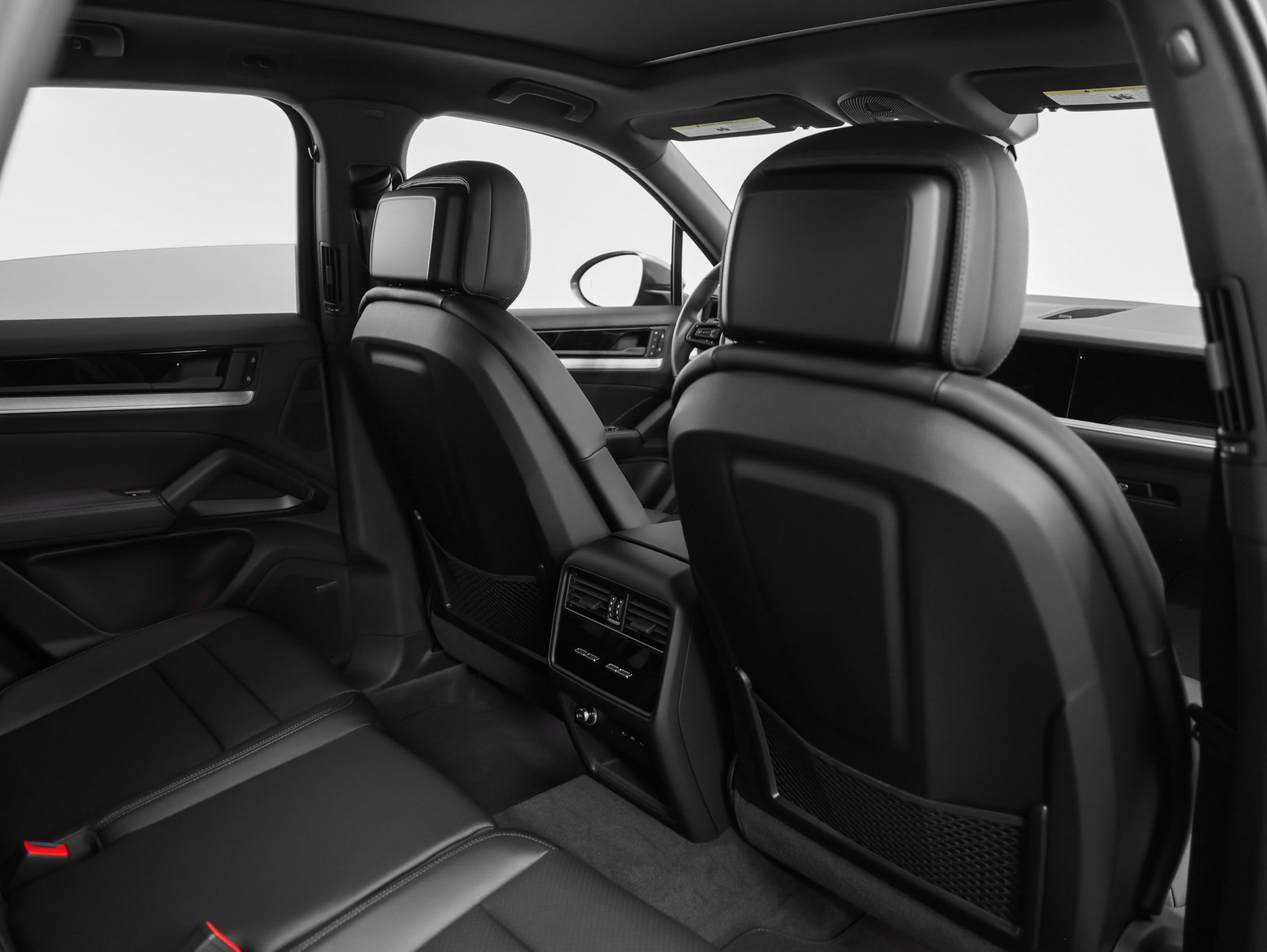 Certified 2025 Porsche Cayenne image 22