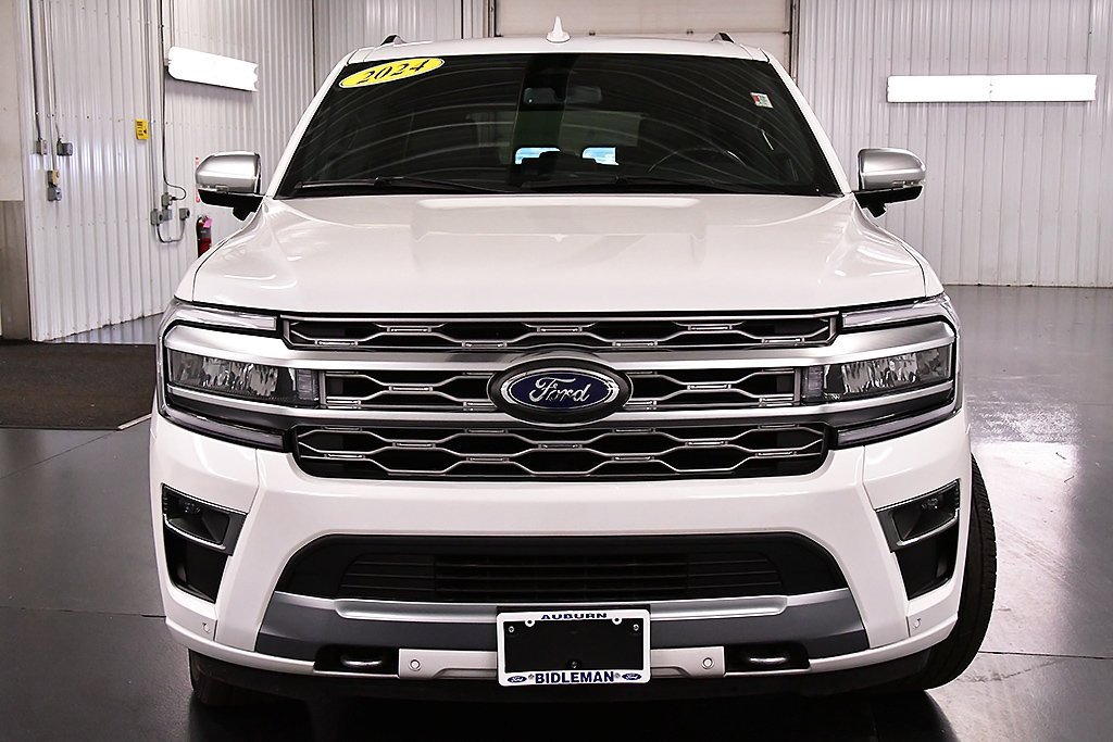 Used 2024 Ford Expedition Max Platinum image 2