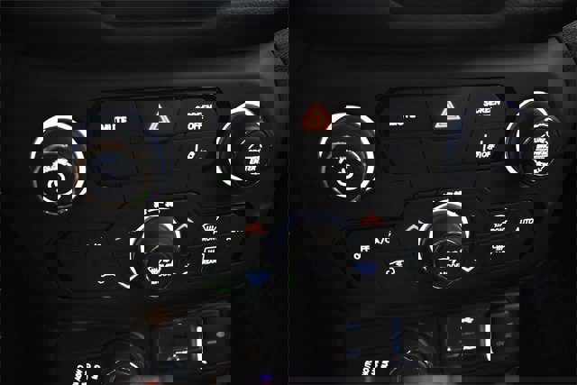 Used 2021 Jeep Renegade Latitude w/ Sun & Sound Group image 32