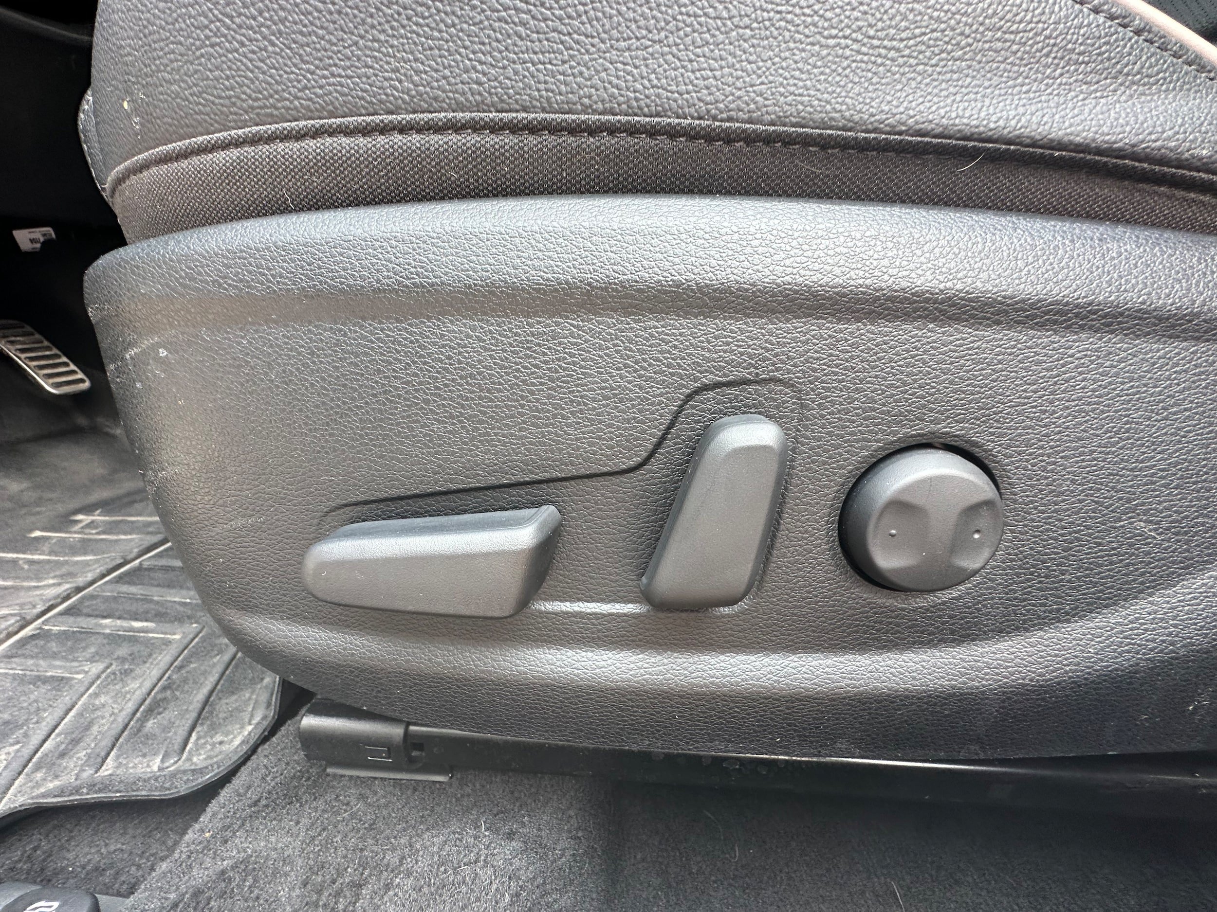 Used 2023 Kia Forte GT-Line w/ GT-Line Premium Package FWD image 16
