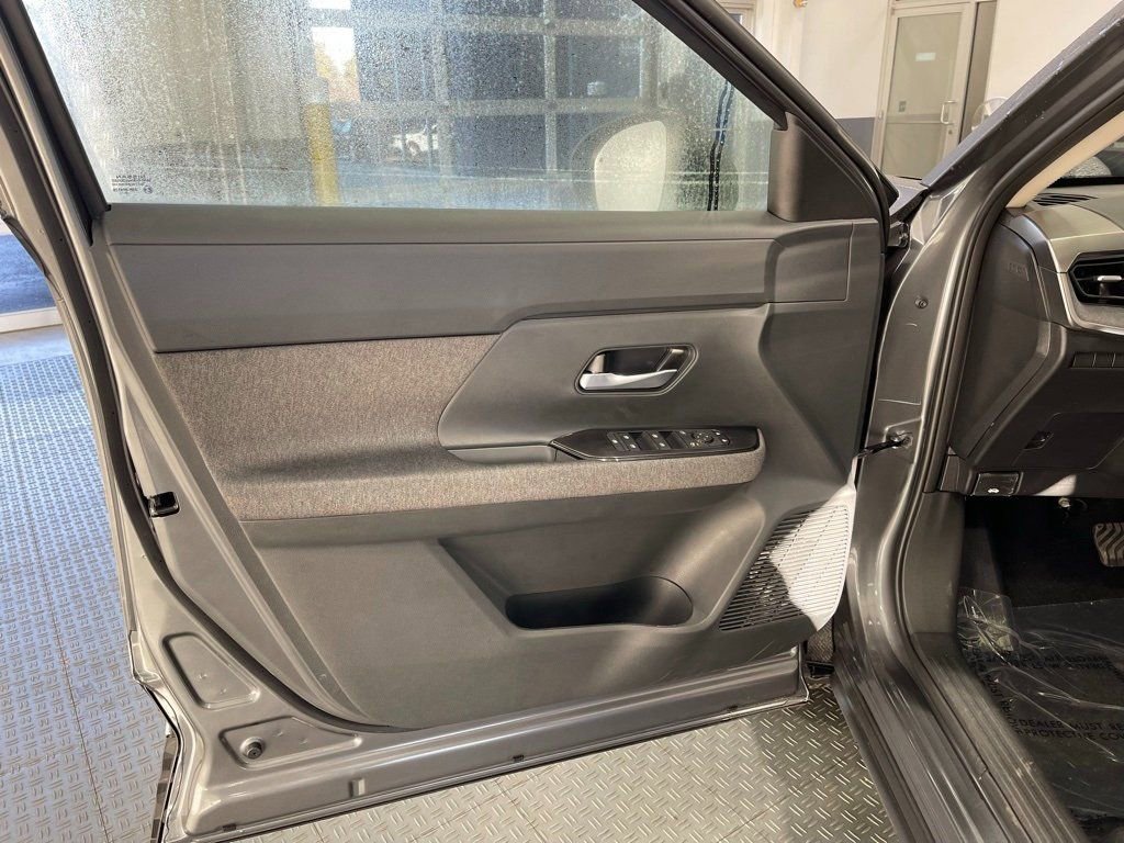 New 2026 Nissan Kicks SV w/ SV Premium Package image 18