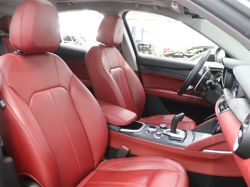 Used 2021 Alfa Romeo Stelvio Sprint w/ Nero Edizione image 14