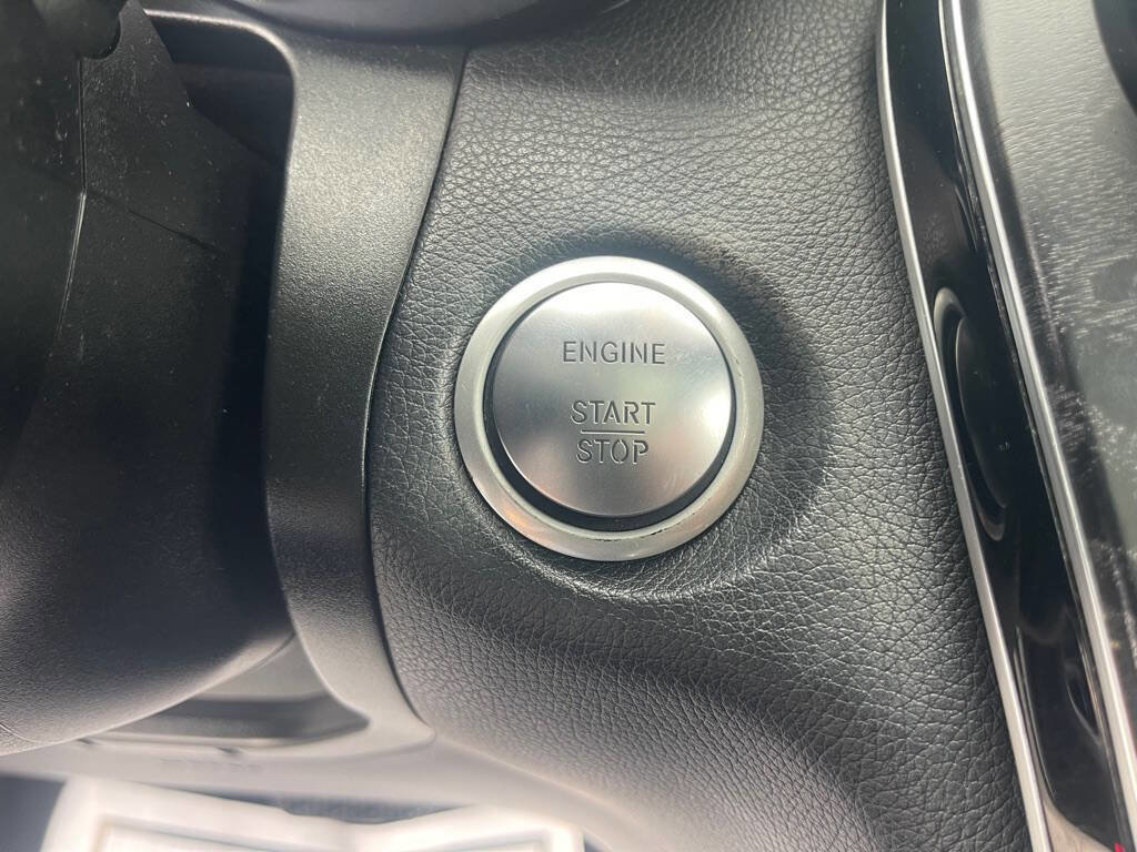 Used 2019 Mercedes-Benz GLC 300 4MATIC image 39