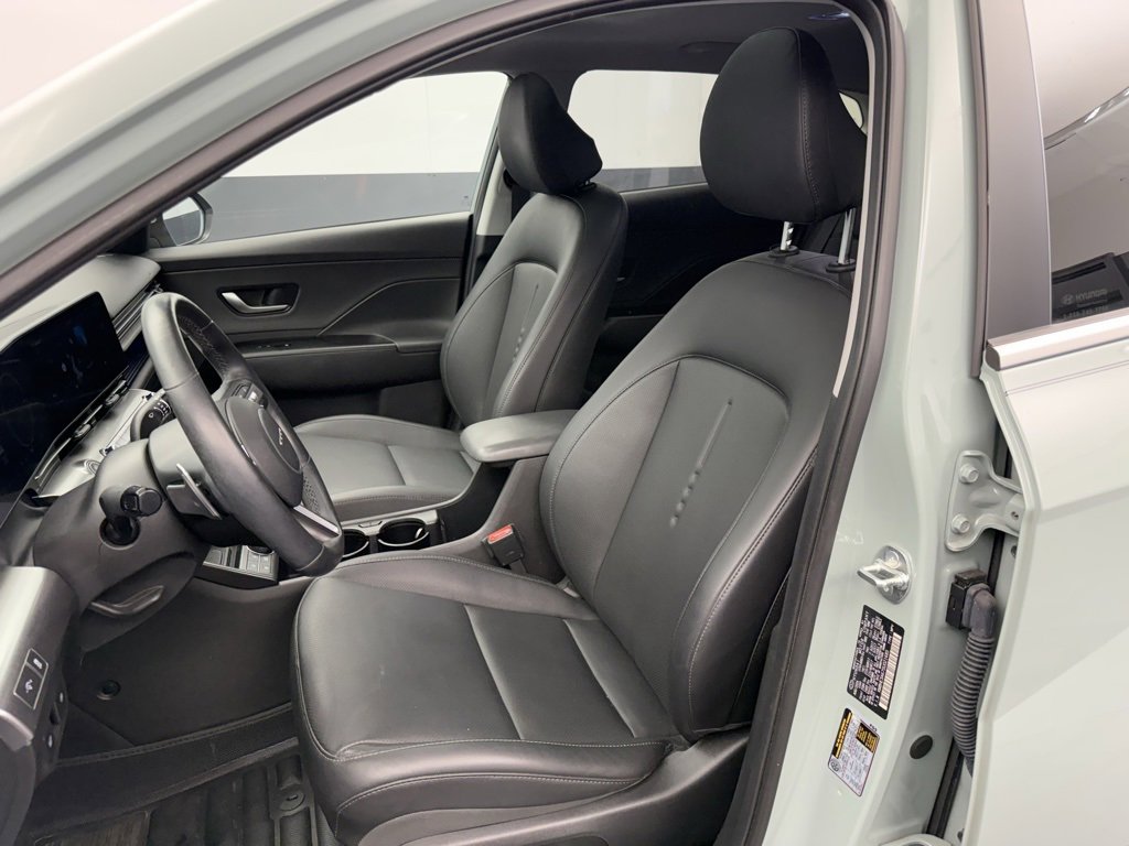Used 2025 Hyundai Kona Limited image 39