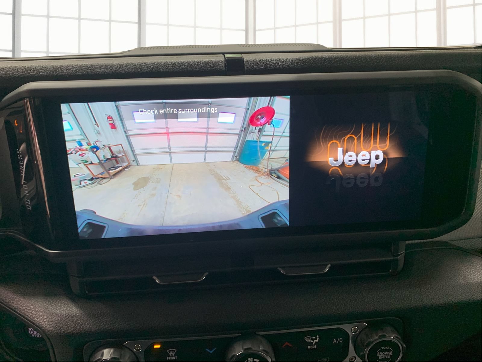Used 2025 Jeep Gladiator Sport AWD/4WD image 27