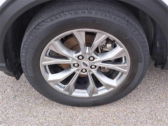 Certified 2022 Ford Explorer Limited w/ Equipment Group 301A image 17