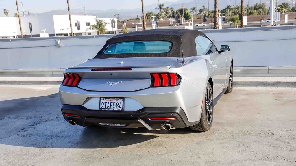 Used 2025 Ford Mustang Premium RWD image 9