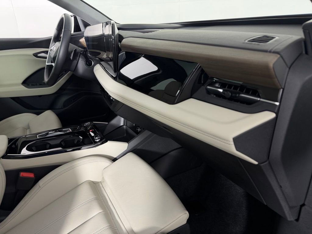 Used 2025 Audi Q6 e-tron Premium Plus w/ Premium Plus AWD/4WD image 34