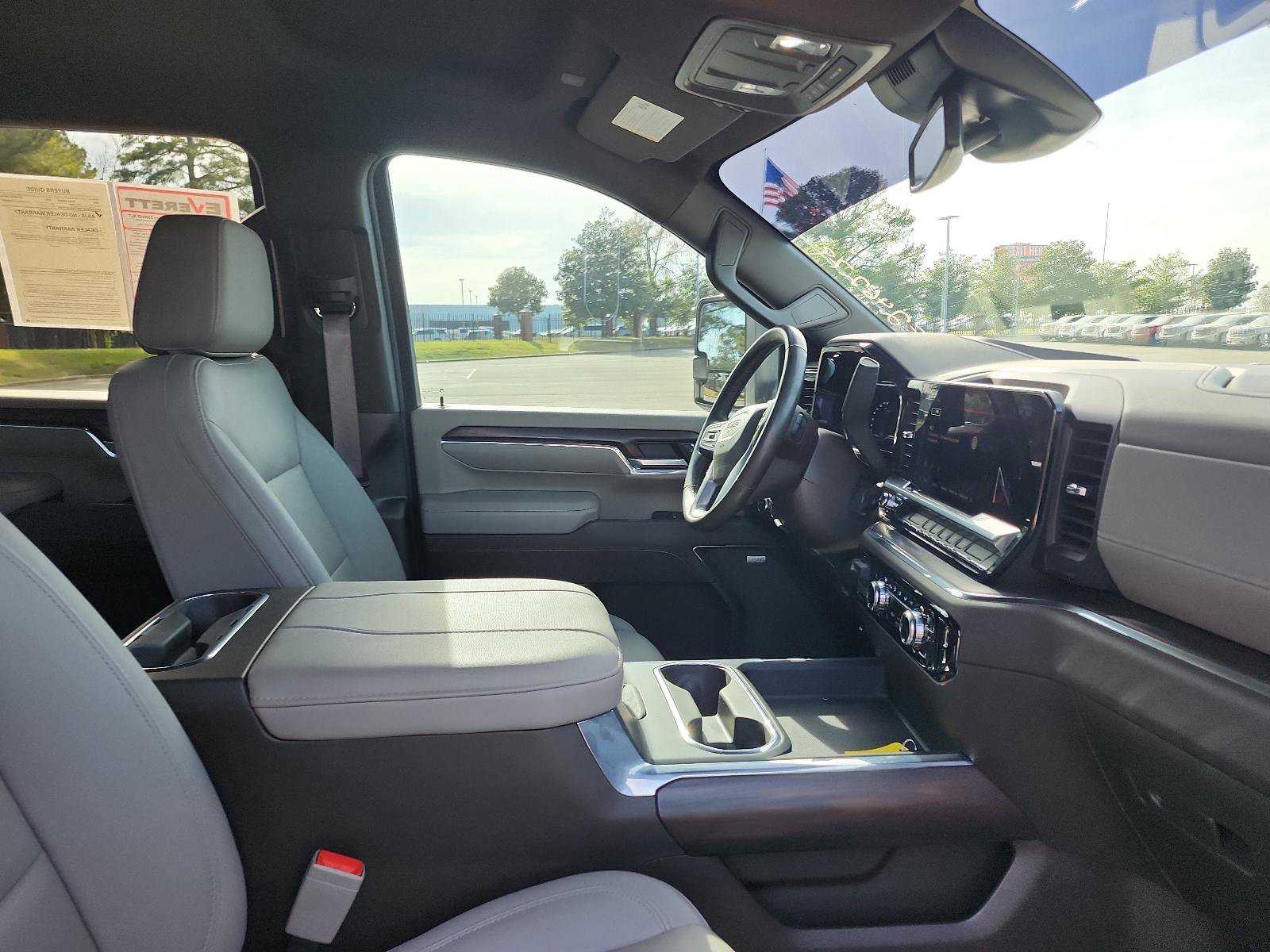 Used 2024 GMC Sierra 2500 SLT w/ SLT Convenience Package image 11