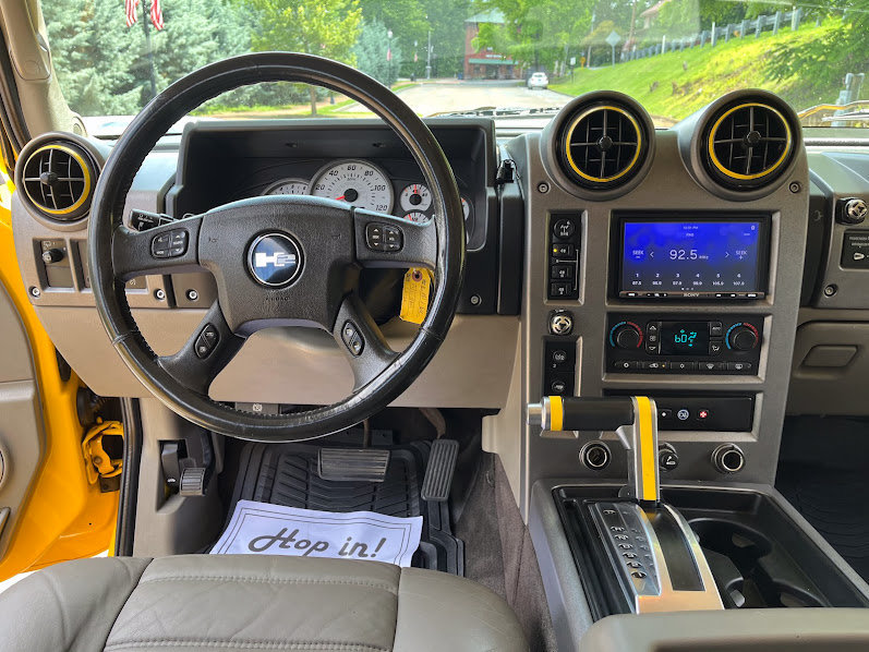 Used 2004 HUMMER H2 w/ Preferred Equipment Group AWD/4WD image 19