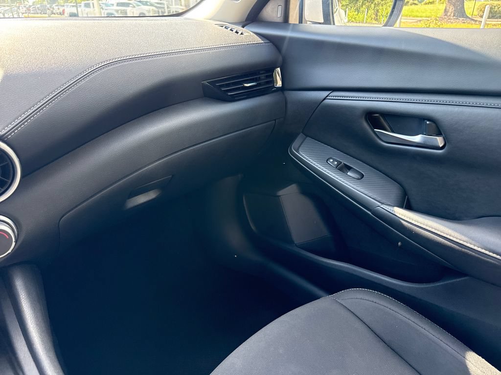 Used 2025 Nissan Sentra SV FWD image 17