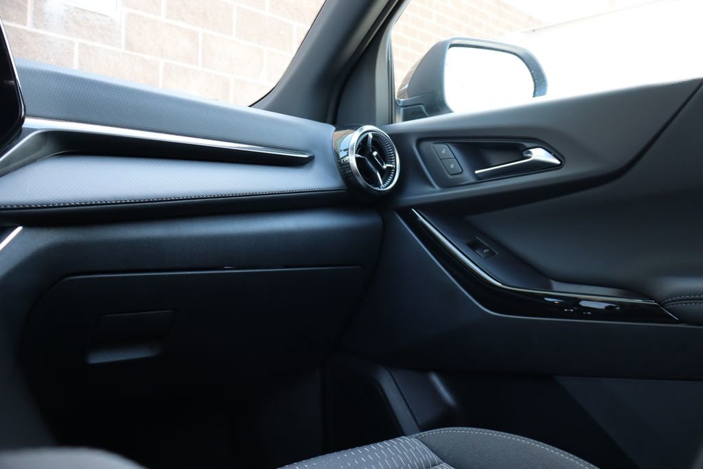 New 2026 Chevrolet Equinox LT w/ Midnight Edition AWD/4WD image 40