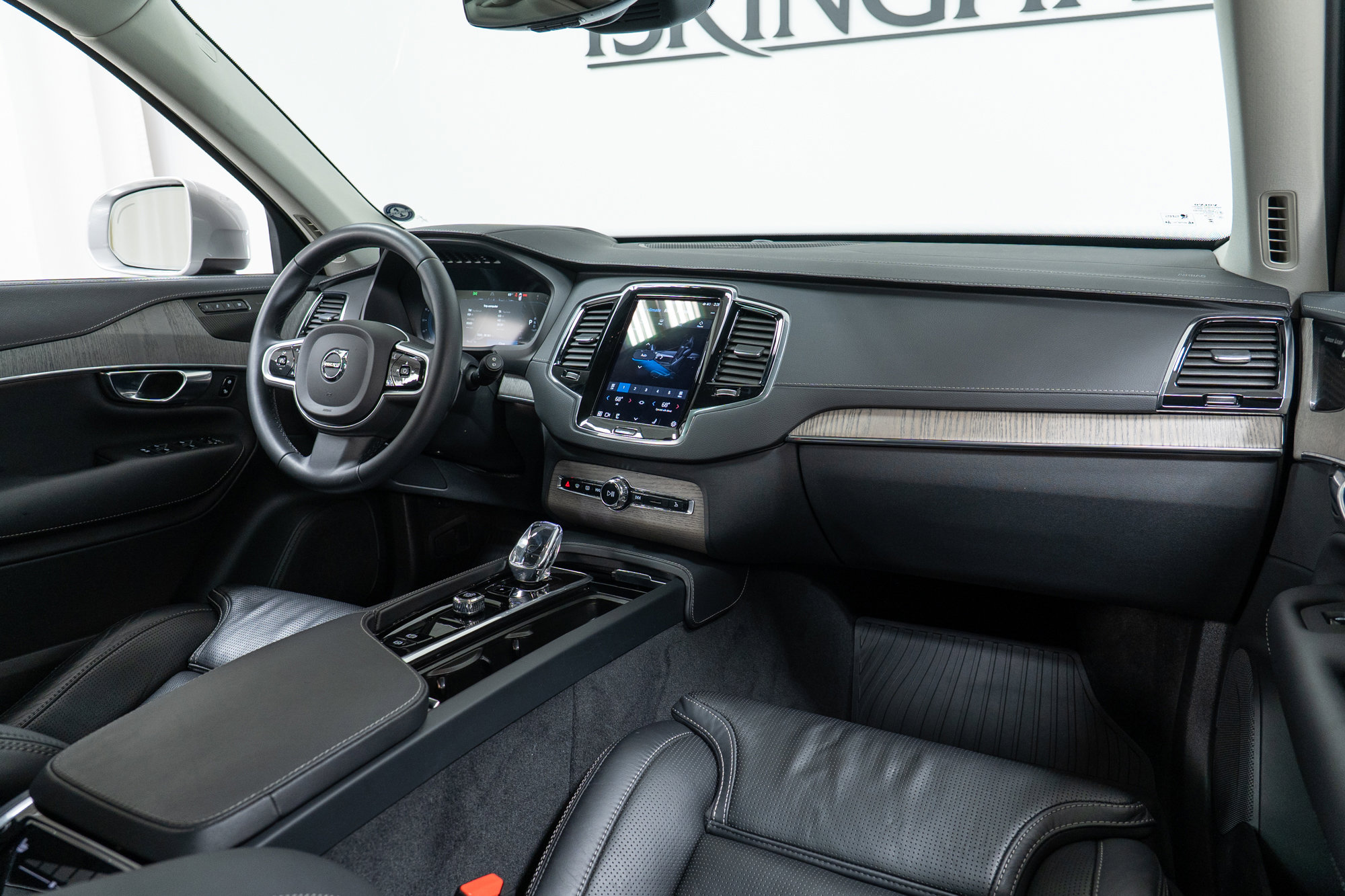 Certified 2023 Volvo XC90 B6 Ultimate w/ Protection Package Premier AWD/4WD image 14