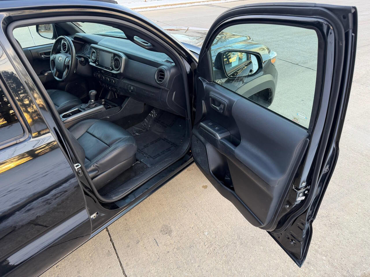 Used 2021 Toyota Tacoma TRD Off-Road w/ TRD Premium Off Road Package image 21