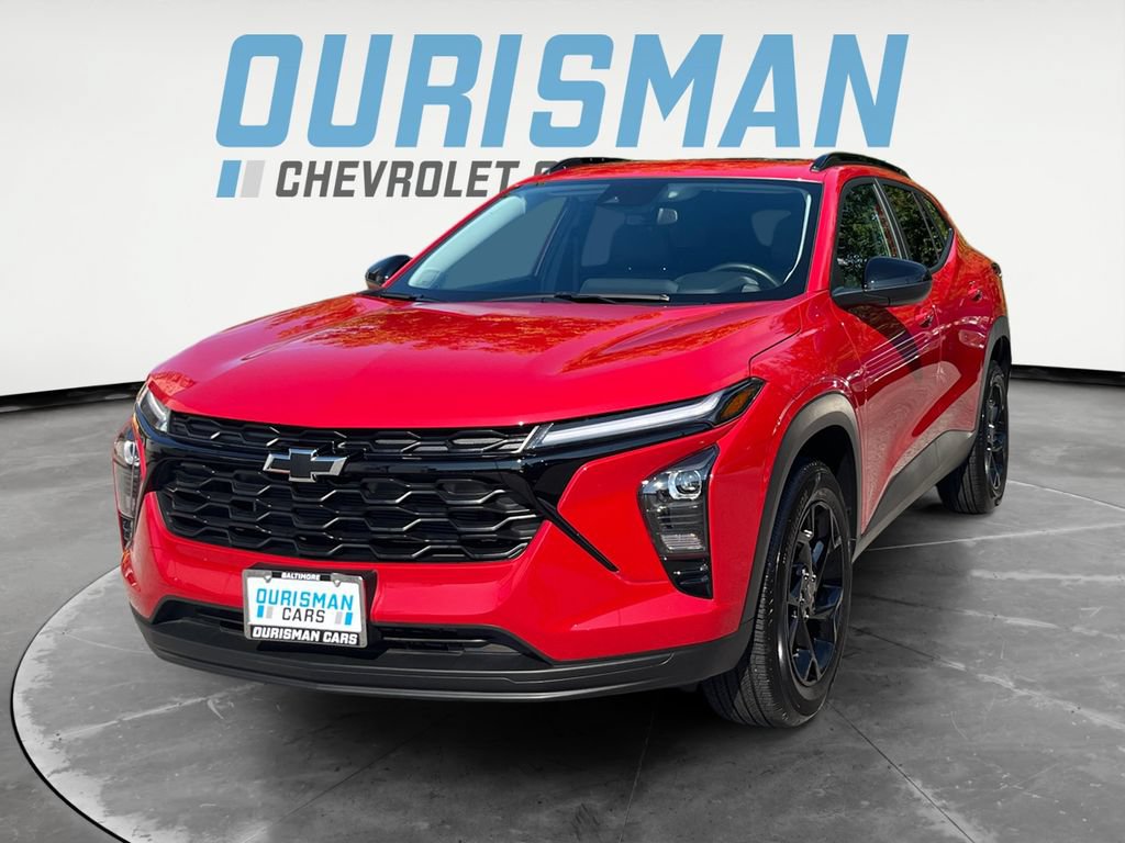Used 2026 Chevrolet Trax LT w/ Sunroof Package FWD image 2