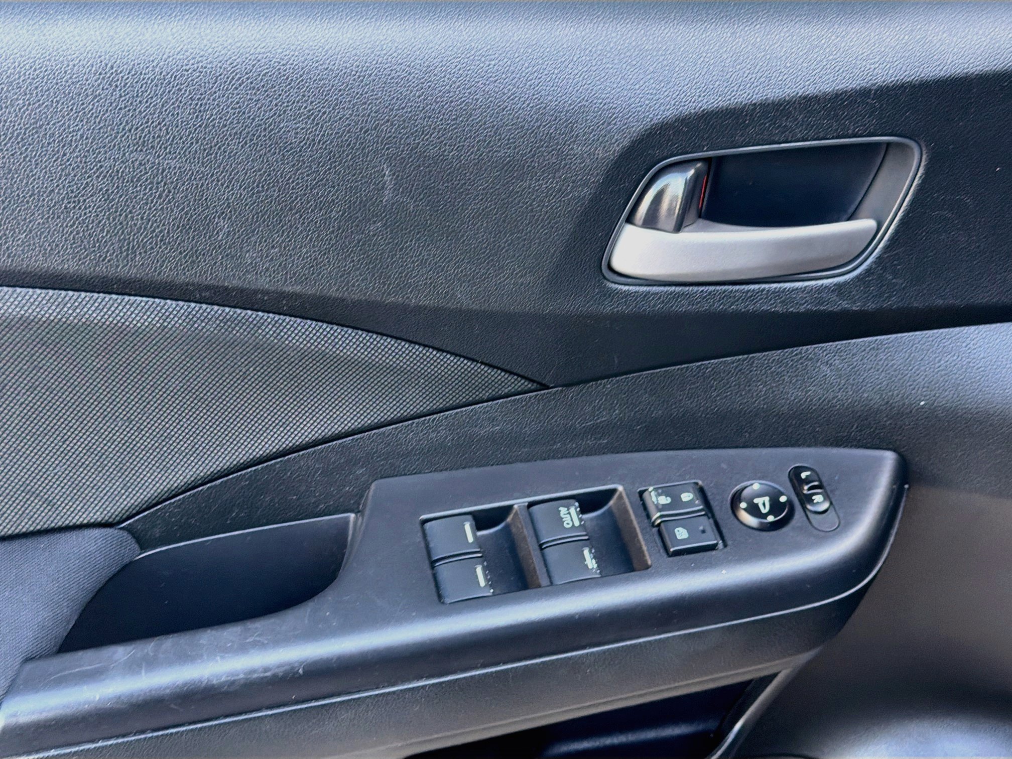 Used 2016 Honda CR-V LX image 16