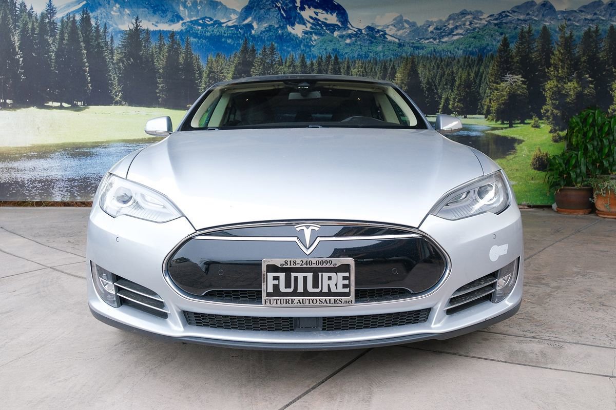 Used 2016 Tesla Model S P90D image 2