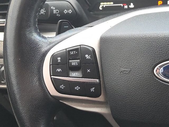 Used 2020 Ford Explorer XLT w/ Equipment Group 202A AWD/4WD image 40