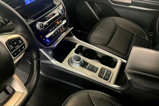 Used 2023 Ford Explorer Limited image 17