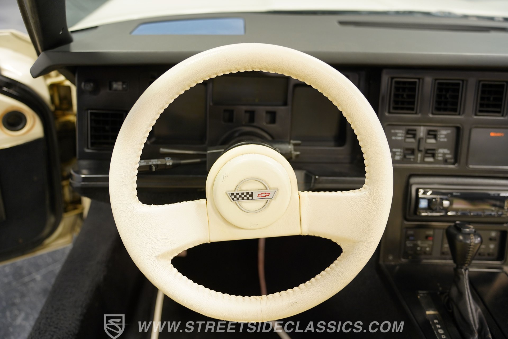 Used 1988 Chevrolet Corvette Coupe RWD image 40