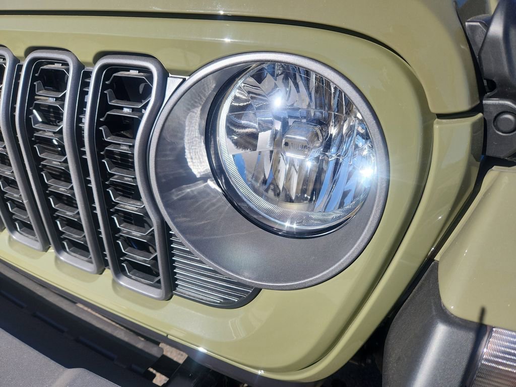 New 2026 Jeep Gladiator Sport image 5