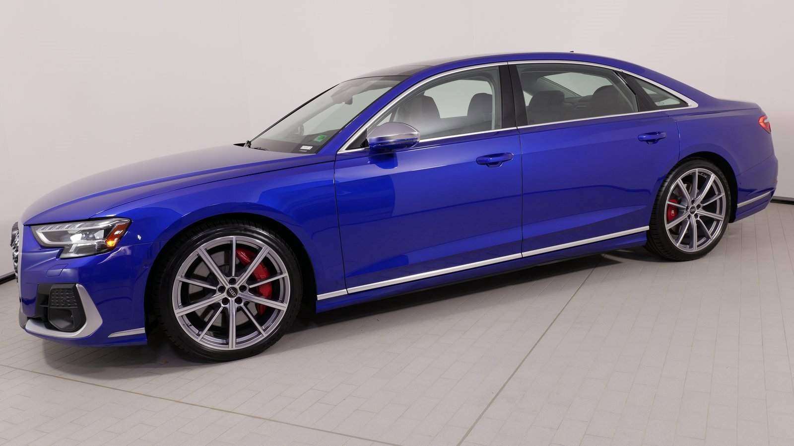 Used 2023 Audi S8 w/ S8 Comfort Plus Package image 1