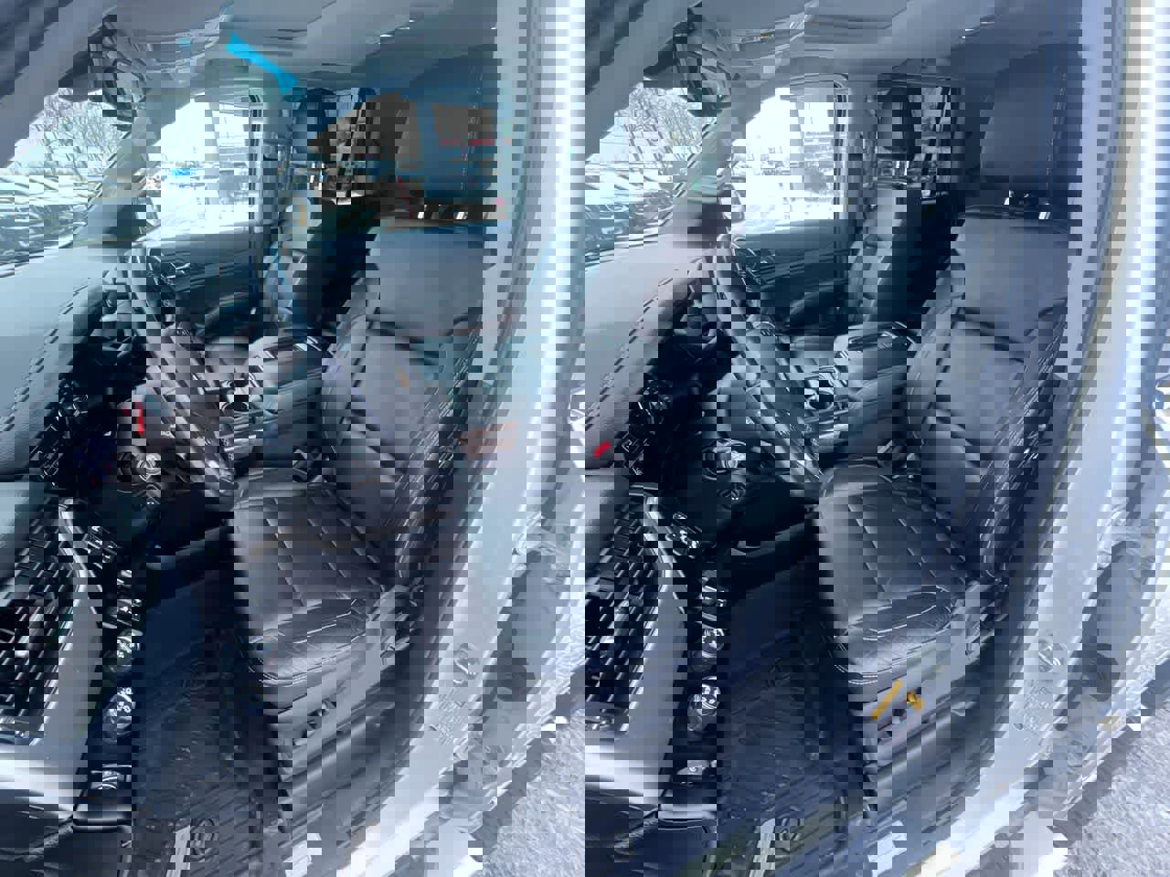 Used 2019 Chevrolet Tahoe LT image 3