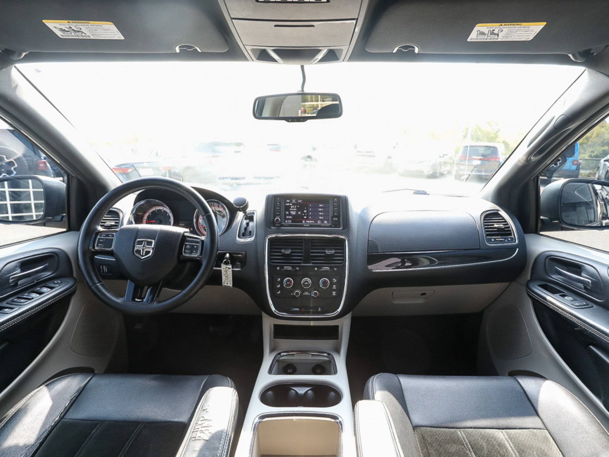 Used 2017 Dodge Grand Caravan SXT FWD image 24