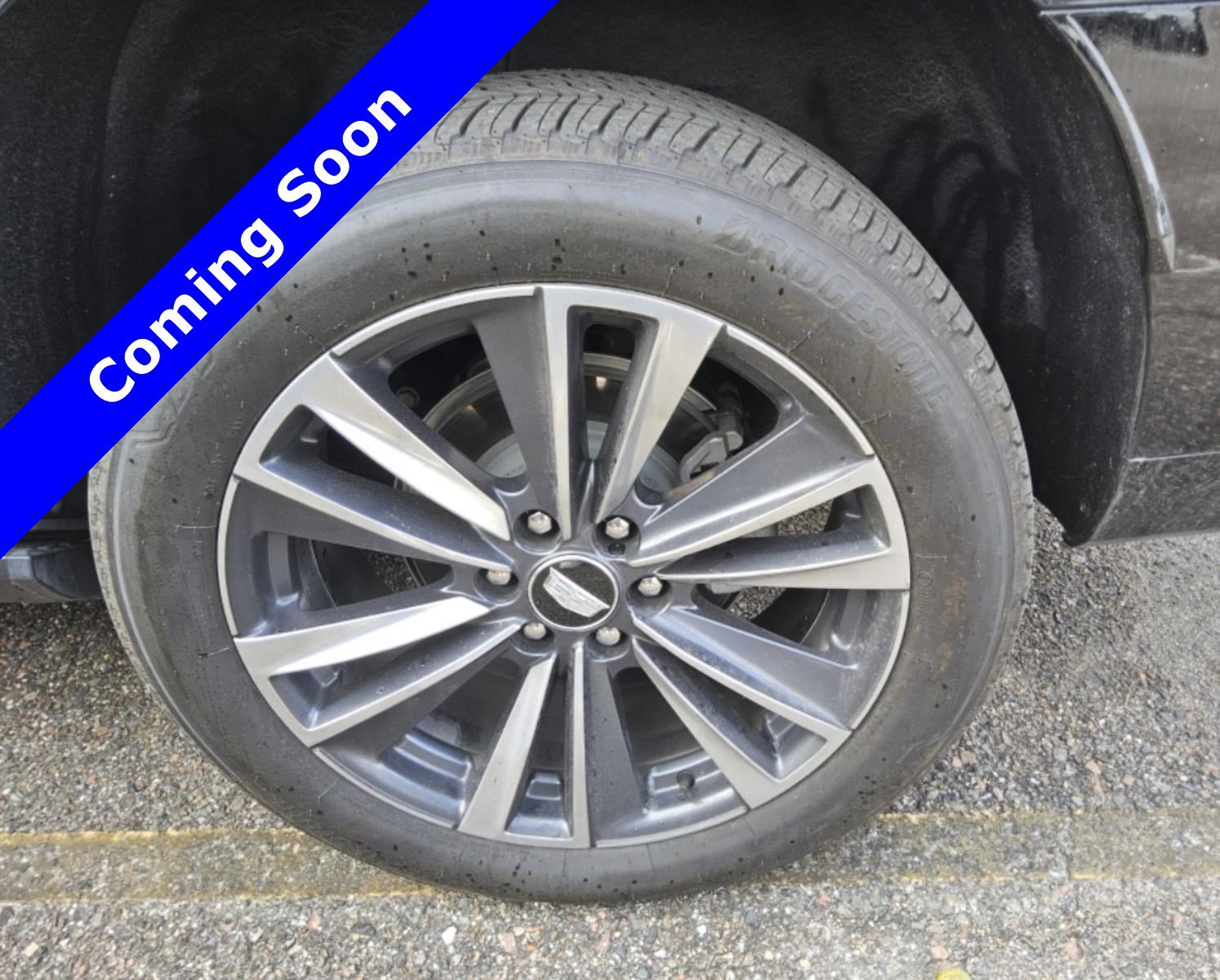 Used 2025 Cadillac Escalade ESV Sport w/ Touring Package image 5