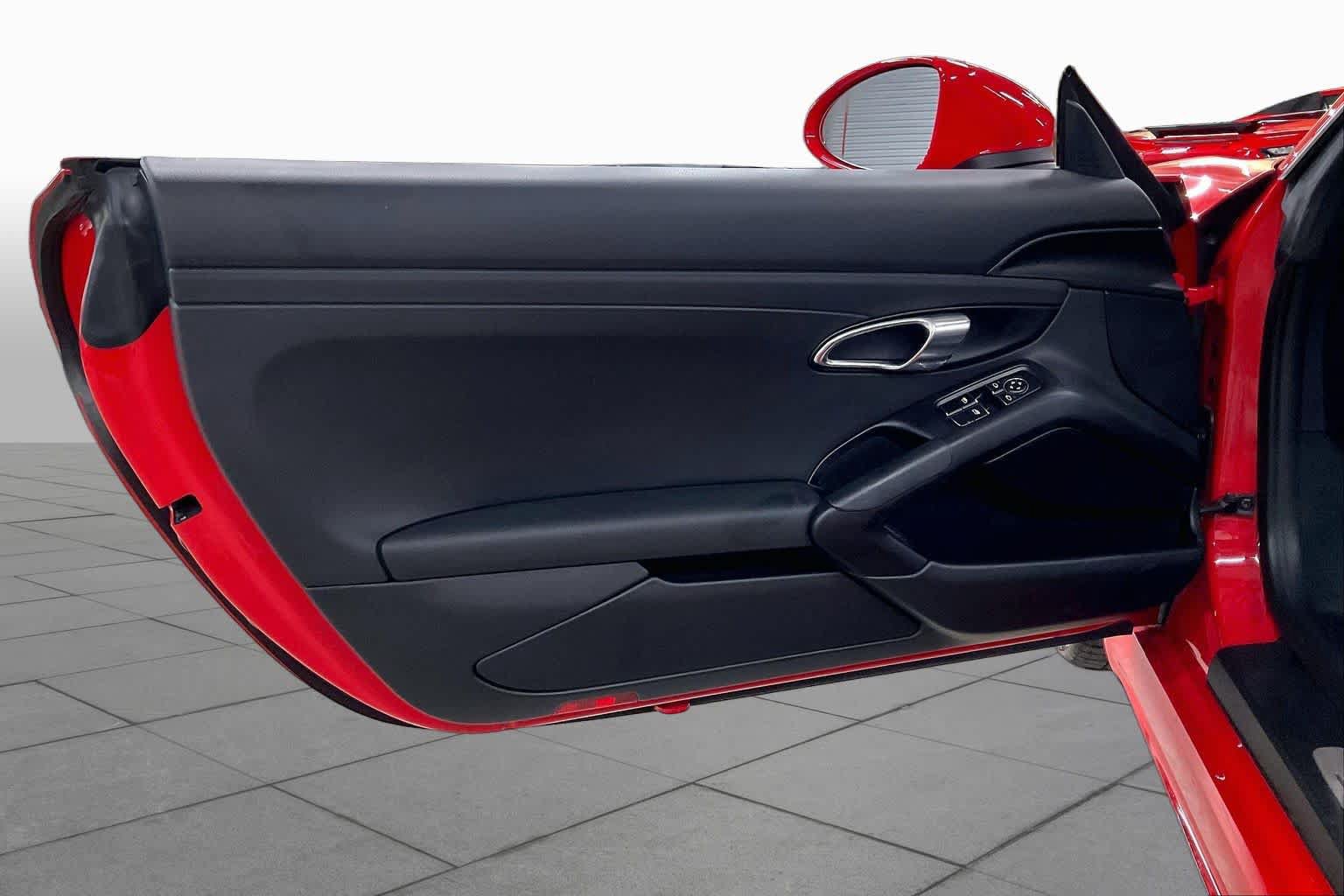 Used 2018 Porsche 718 Boxster RWD image 22