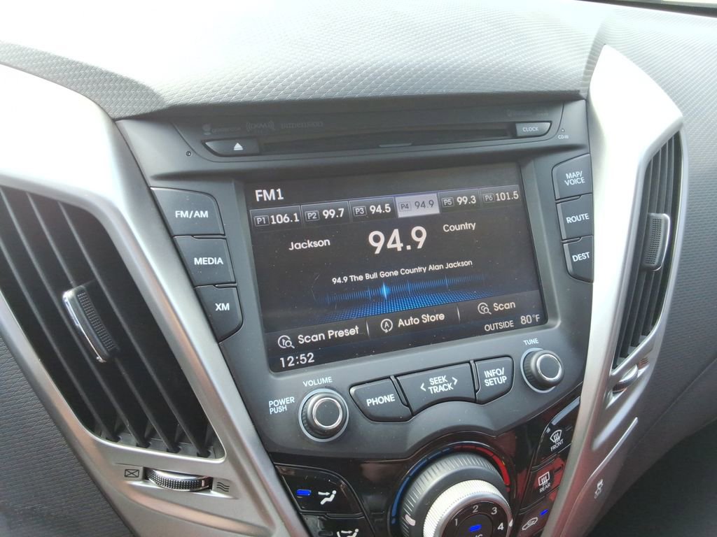 Used 2012 Hyundai Veloster w/ Tech Pkg FWD image 30