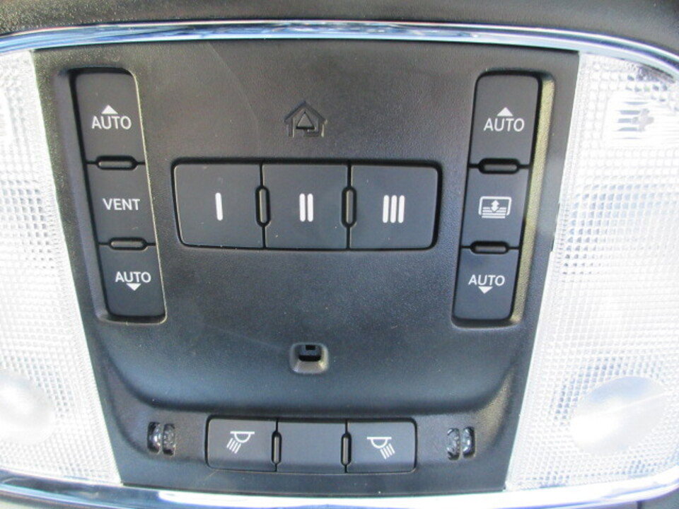 Used 2023 Chrysler 300 S w/ Comfort Group image 33