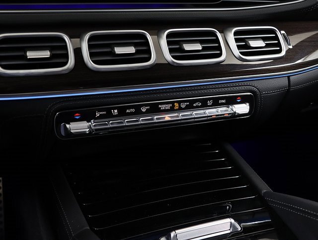 New 2026 Mercedes-Benz GLS 580 4MATIC image 26