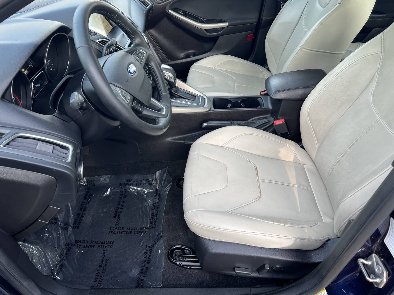 Used 2017 Ford Focus Titanium FWD image 10