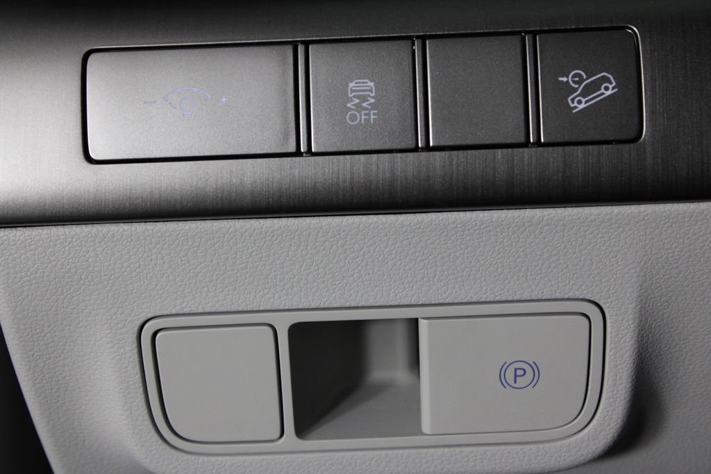 Certified 2026 Hyundai Kona SEL Sport FWD image 23