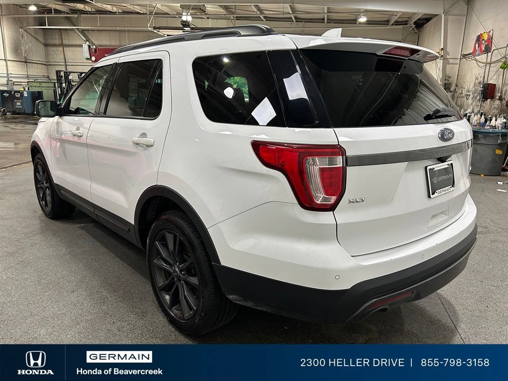 Used 2017 Ford Explorer XLT w/ Equipment Group 202A AWD/4WD image 6