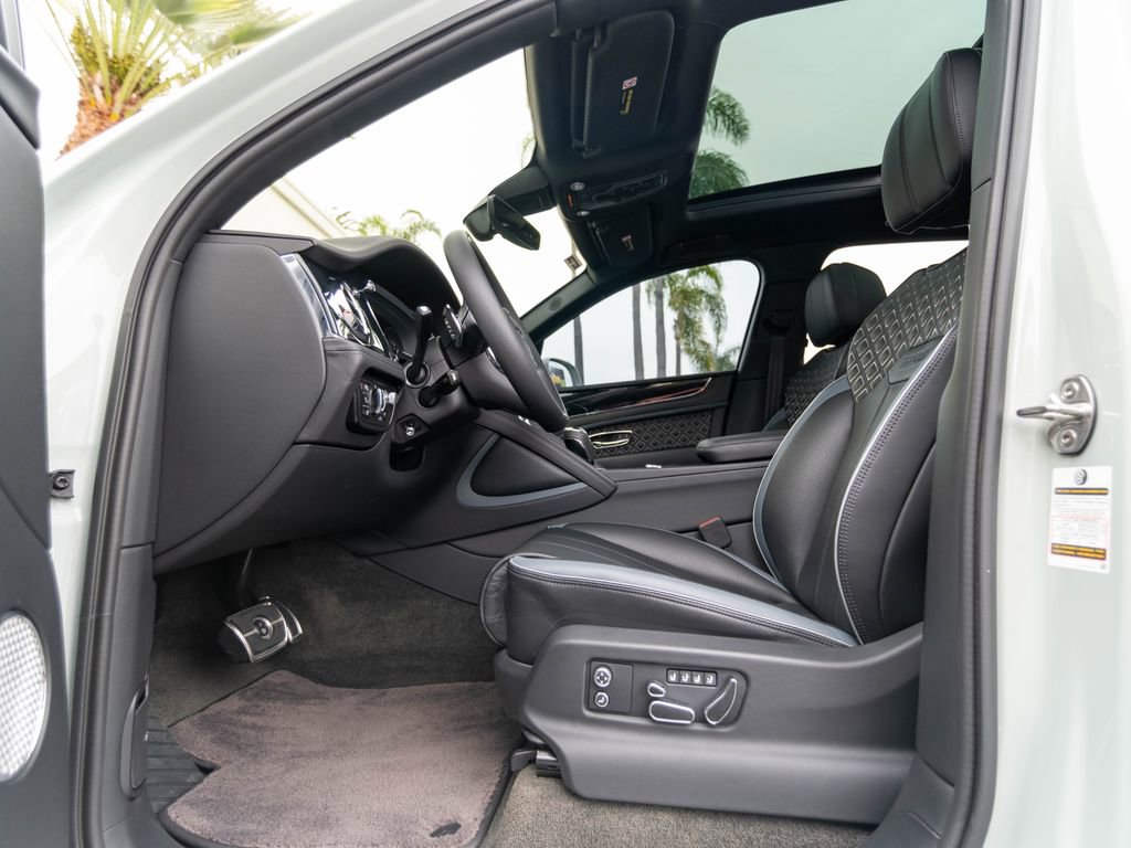 Used 2023 Bentley Bentayga Speed AWD/4WD image 13
