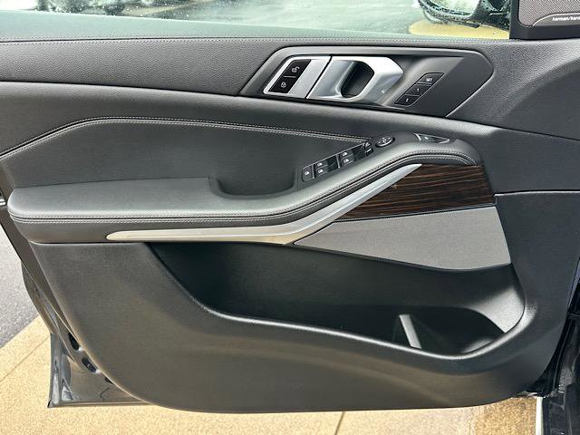 Used 2021 BMW X5 xDrive40i w/ Premium Package image 16