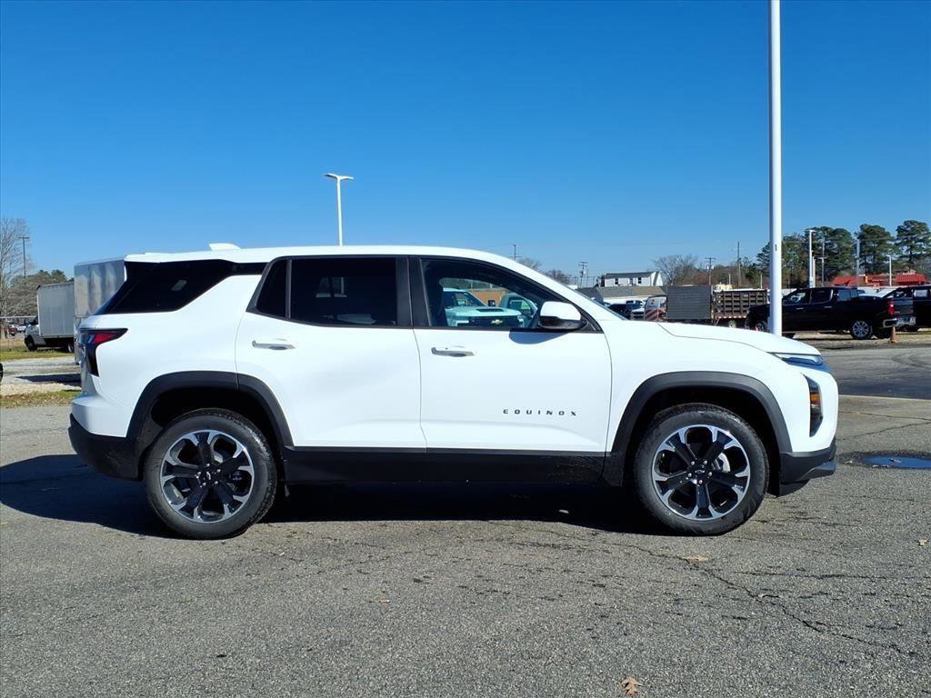 New 2026 Chevrolet Equinox LT w/ Convenience Package II image 2