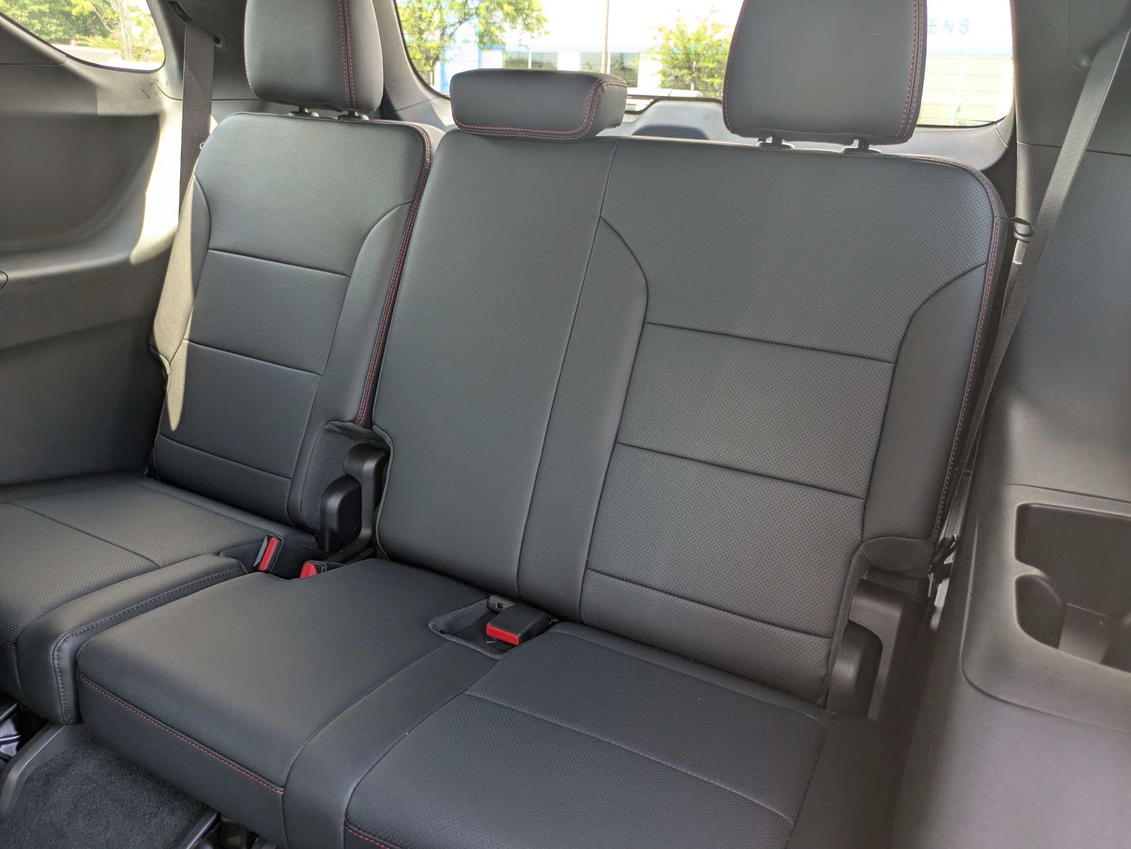 Used 2026 Chevrolet Traverse RS FWD image 15