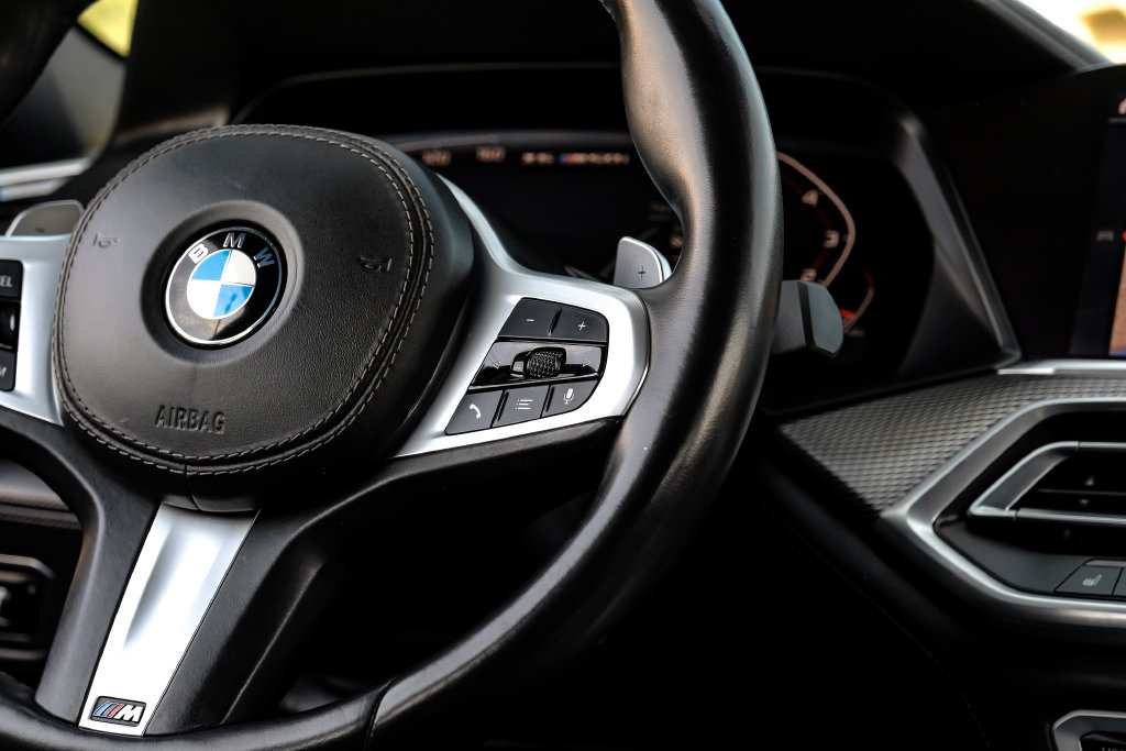 Used 2020 BMW X6 M50i w/ Premium Package AWD/4WD image 17