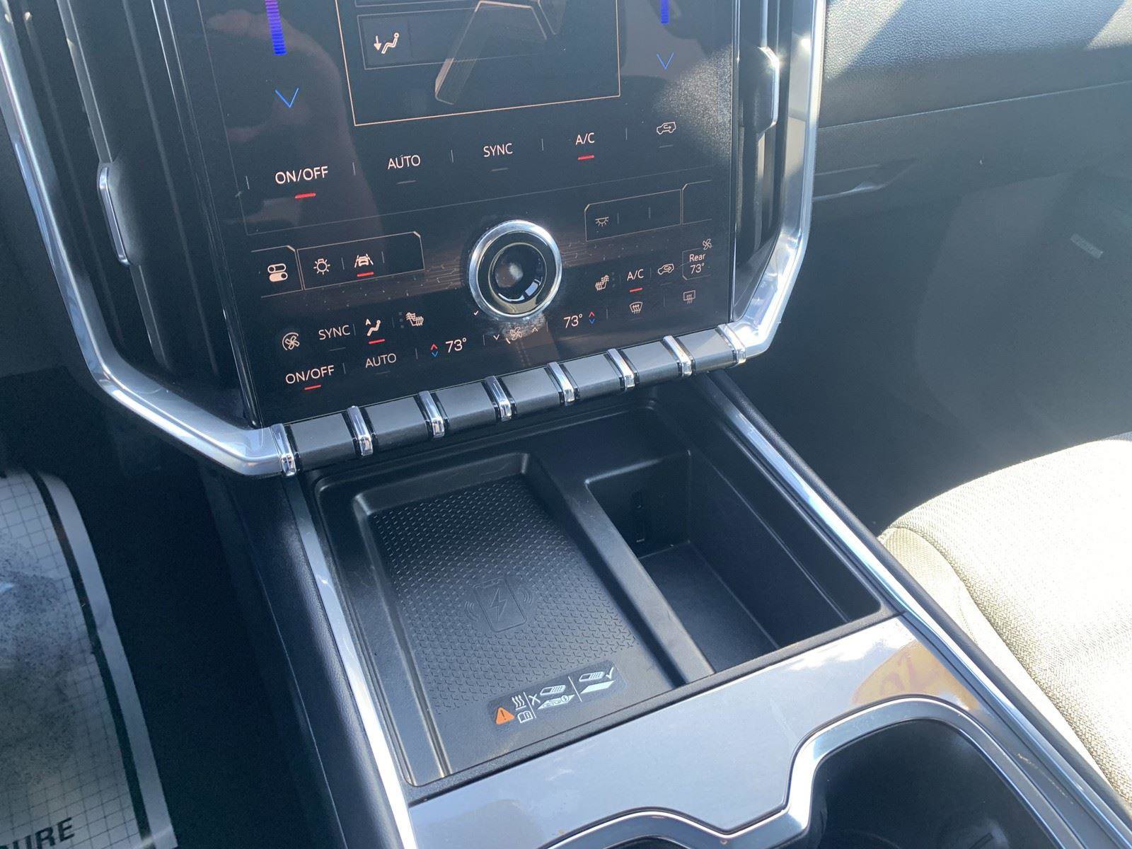 Used 2025 GMC Acadia Elevation image 16