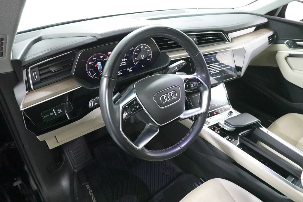 Used 2024 Audi Q8 e-tron Premium Plus w/ Premium Plus Package image 27