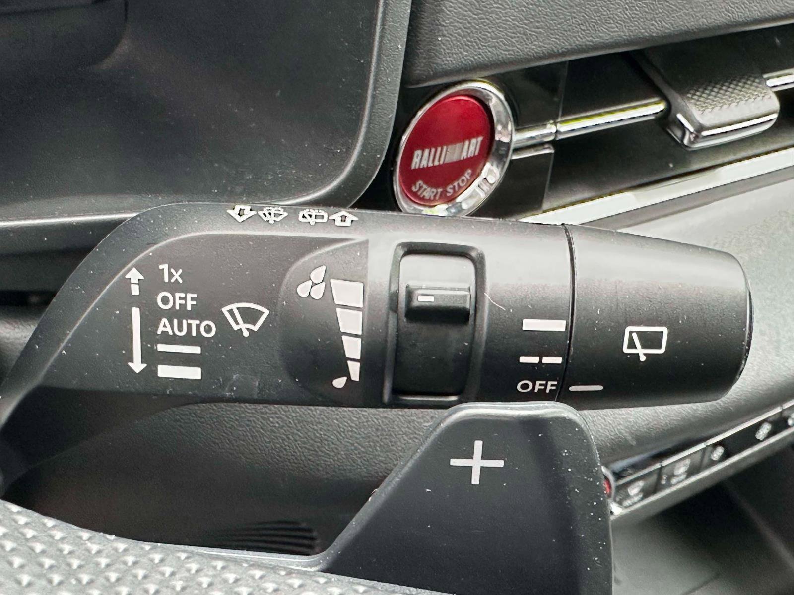 Used 2024 Mitsubishi Outlander Ralliart AWD/4WD image 17